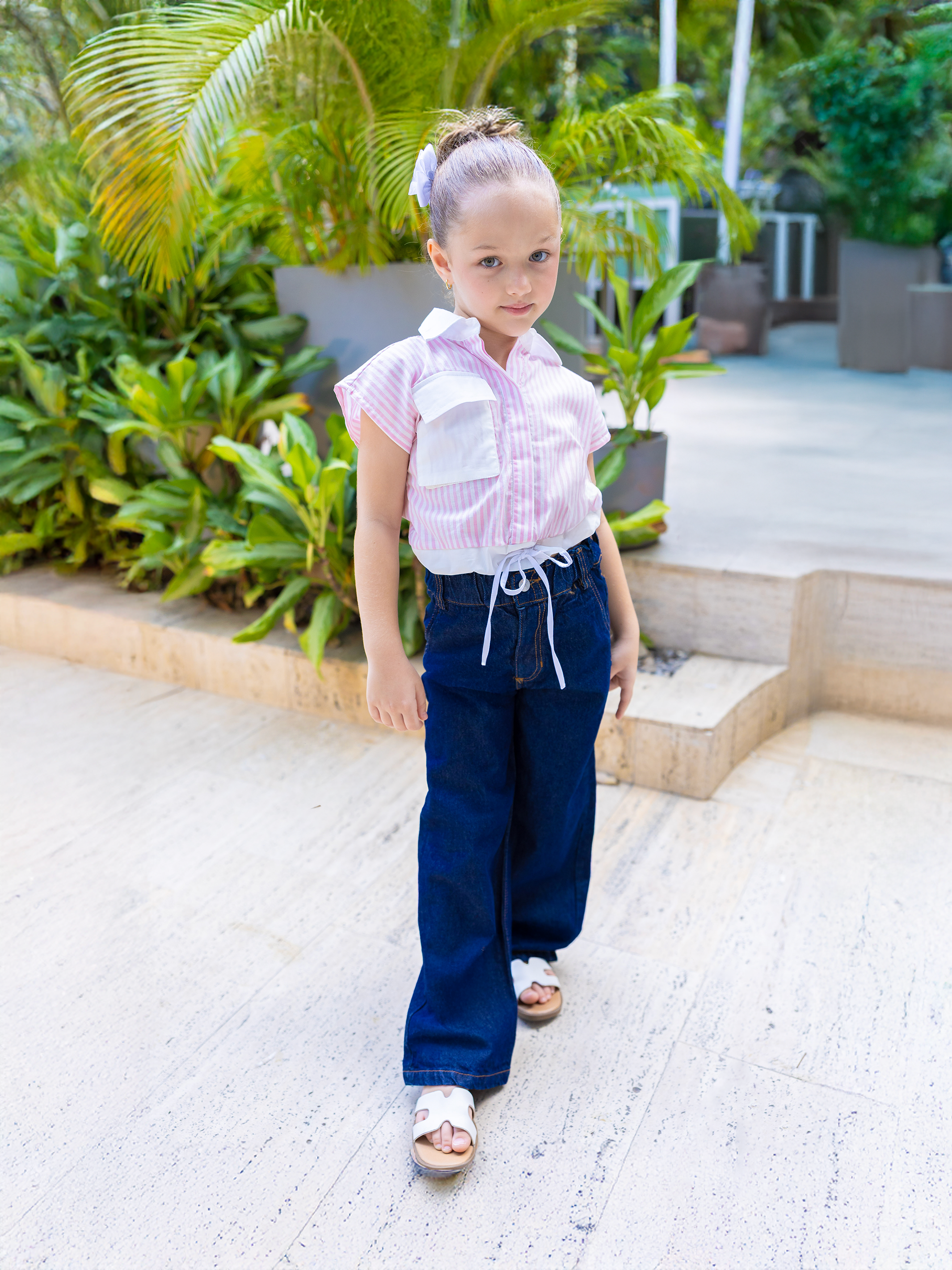 Jeans para niñas en índigo con cintura resortada