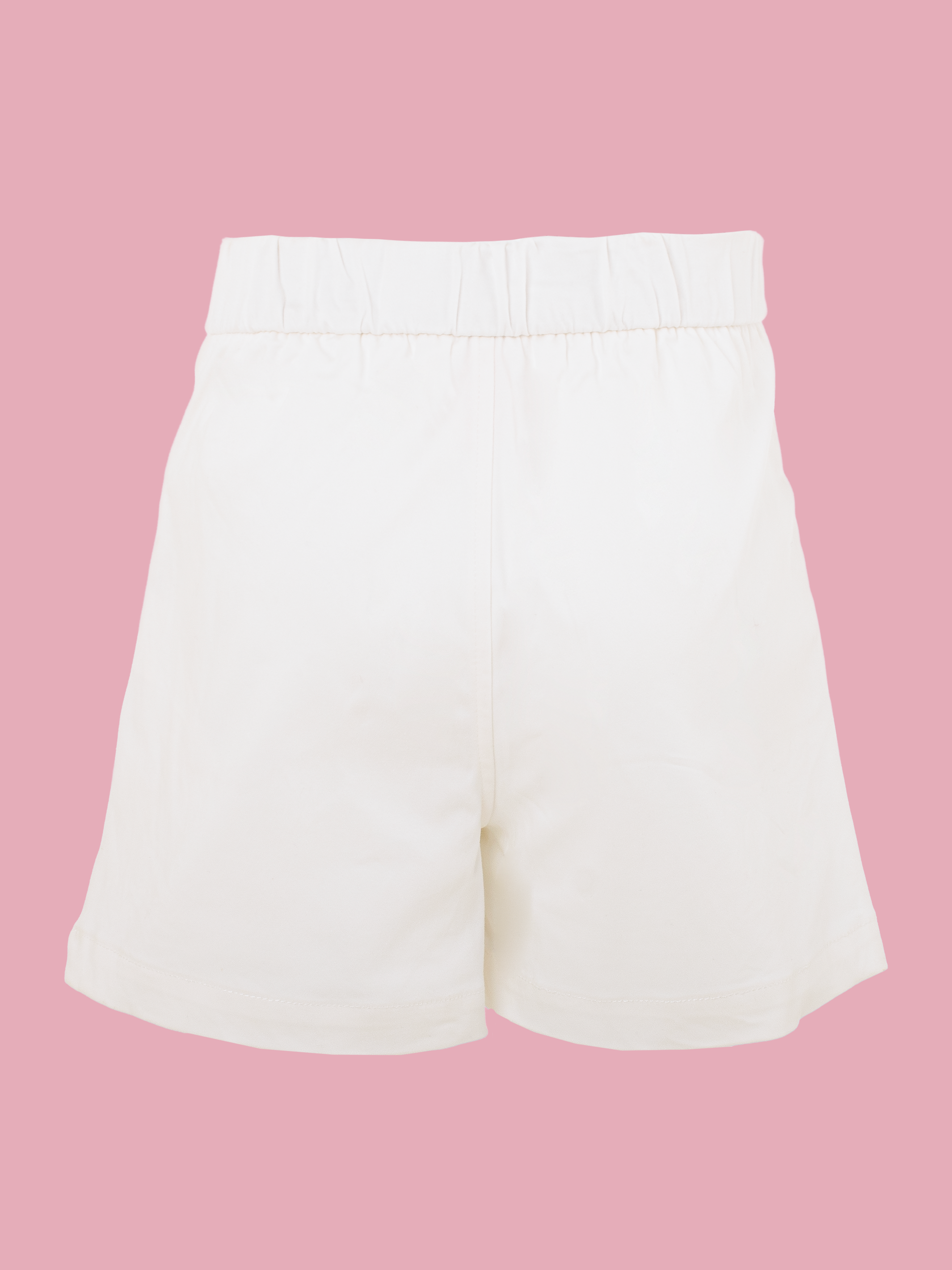shorts para niñas con silueta básica y detalles bordados