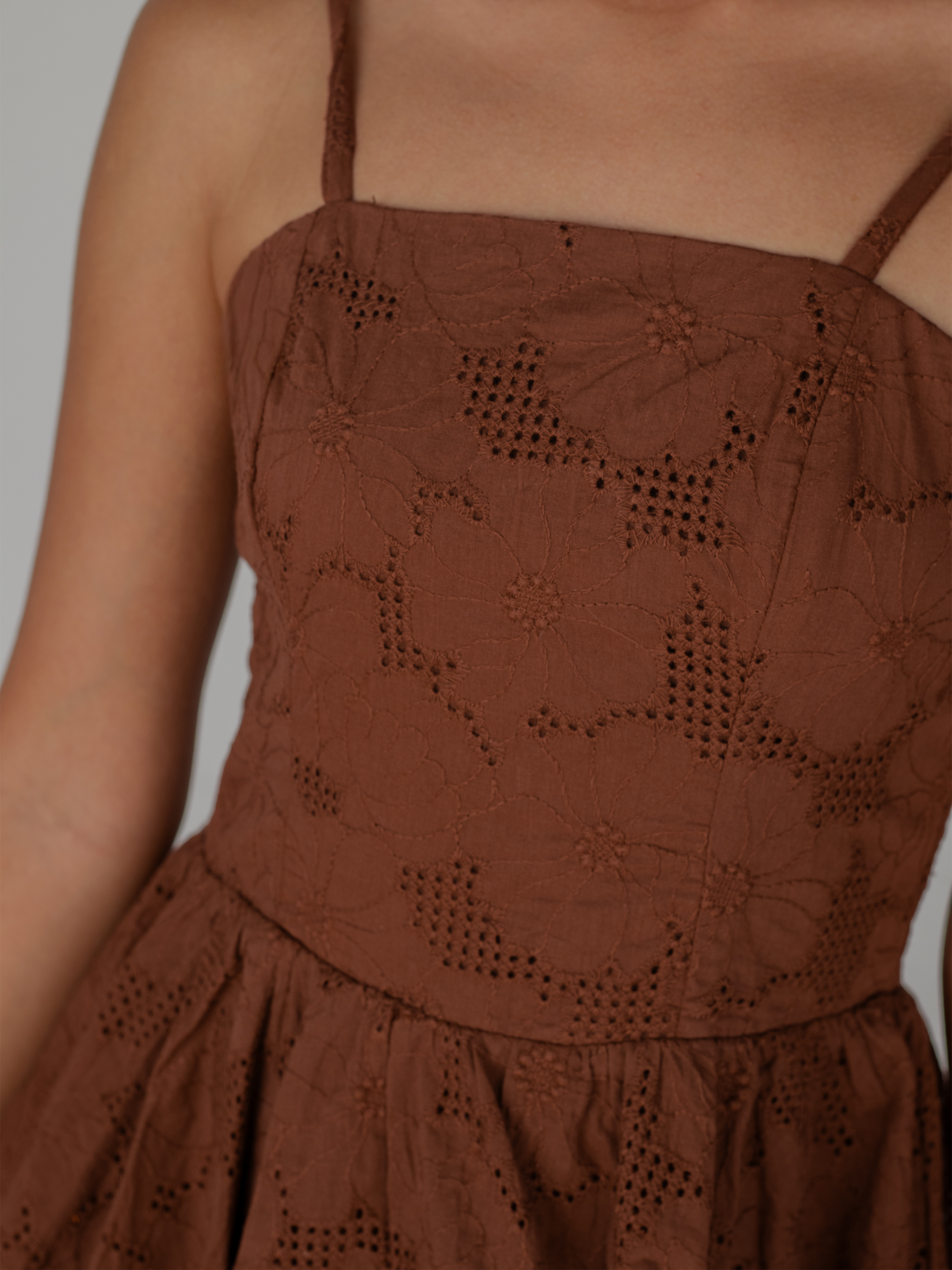 vestidos elegantes juveniles con estilo veraniego