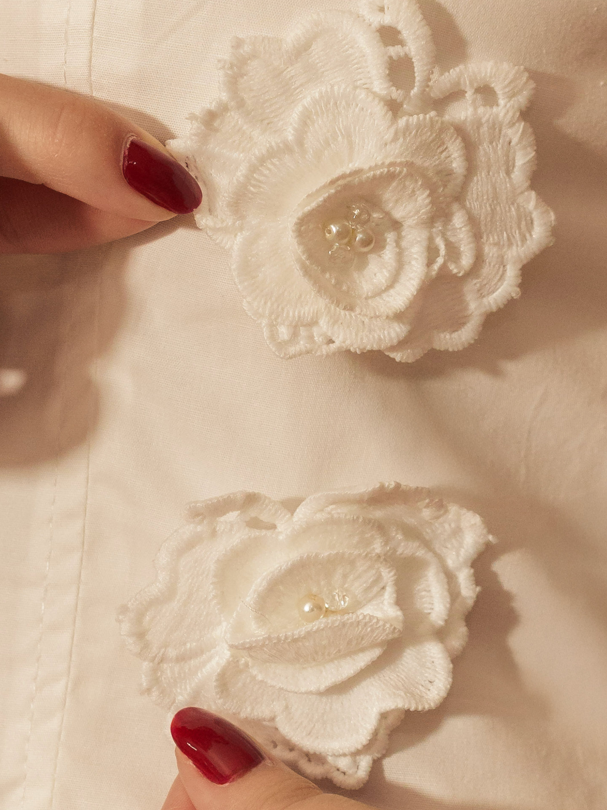 blusas para jovenes con apliques decorativos