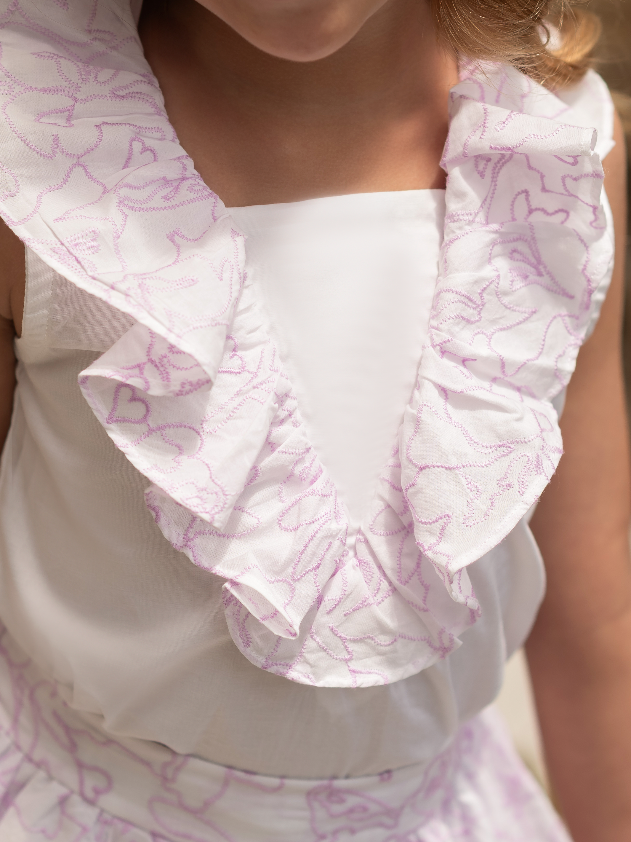 Conjuntos de ropa para niñas con falda en ojalillo y estilo romántico