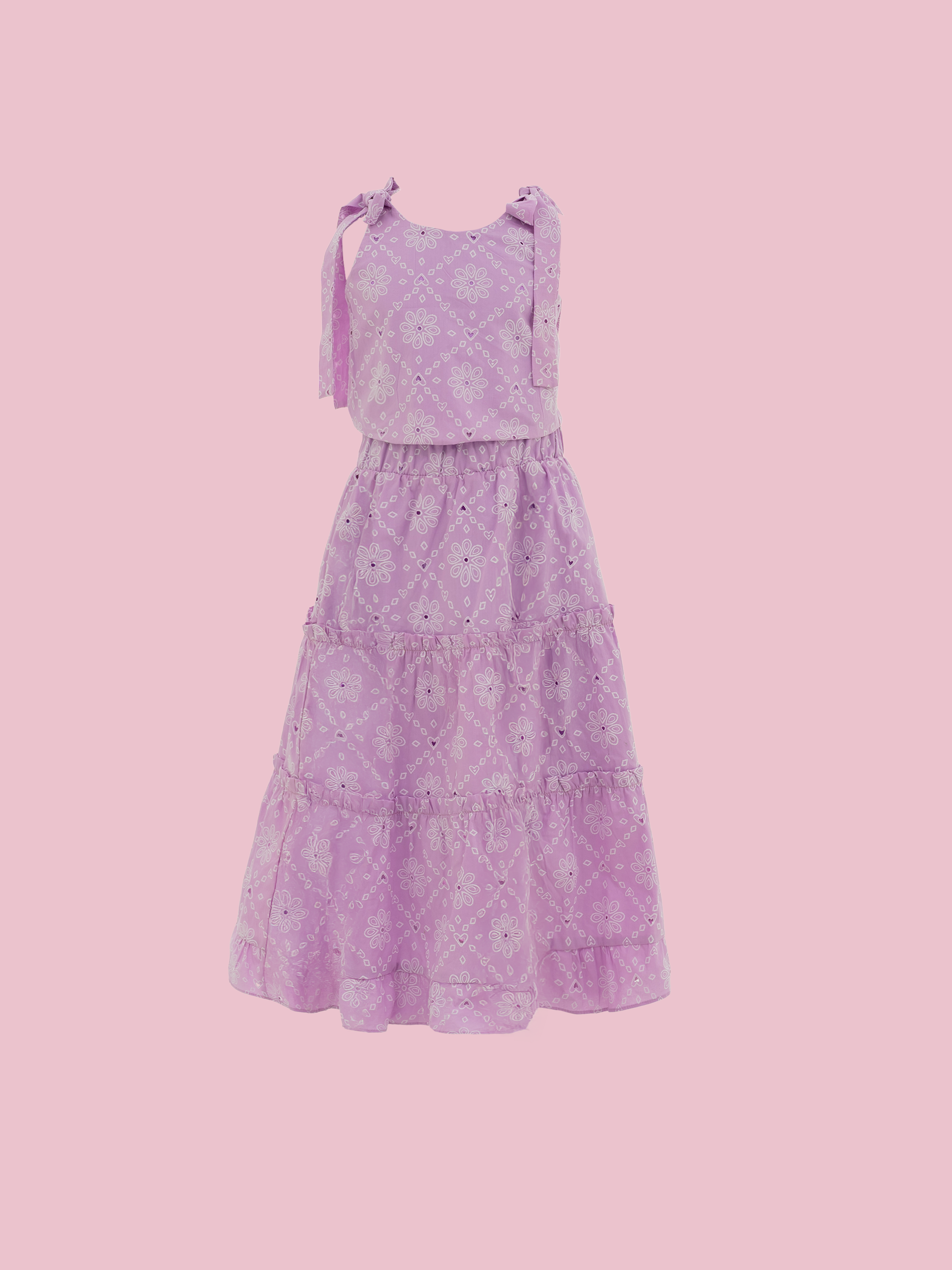Conjunto para niña cómodo con lazos y estilo femenino