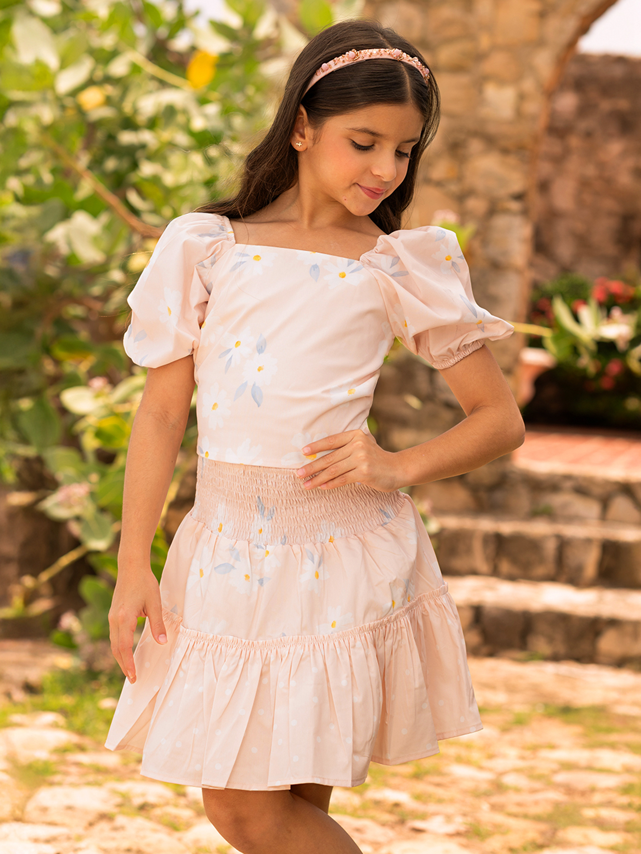 Conjunto para niña en popelina stretch con blusa de mangas englobadas