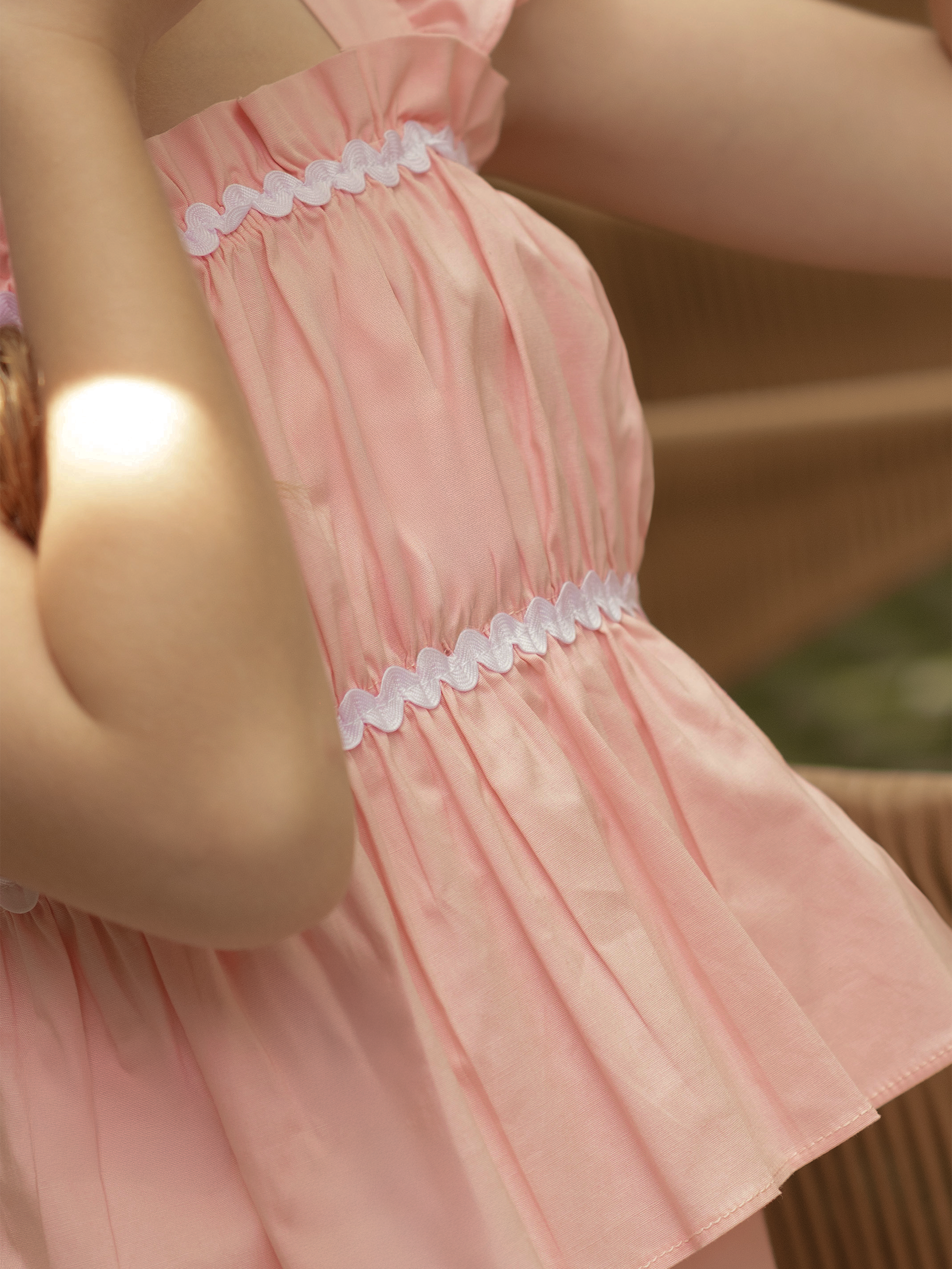 Conjuntos de ropa para niñas de moda con detalles delicados
