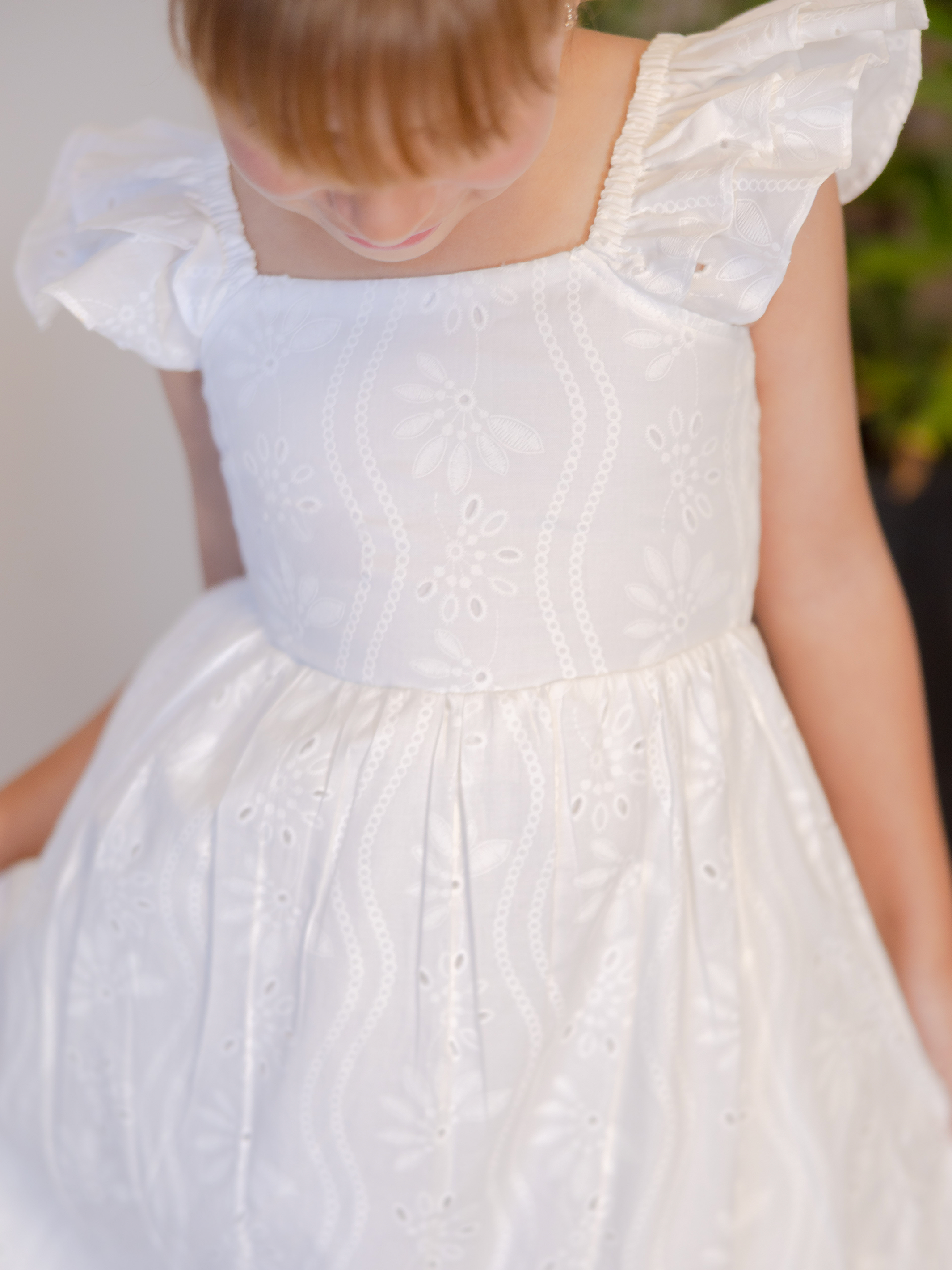vestidos modernos de niña con lazo ajustable en espalda
