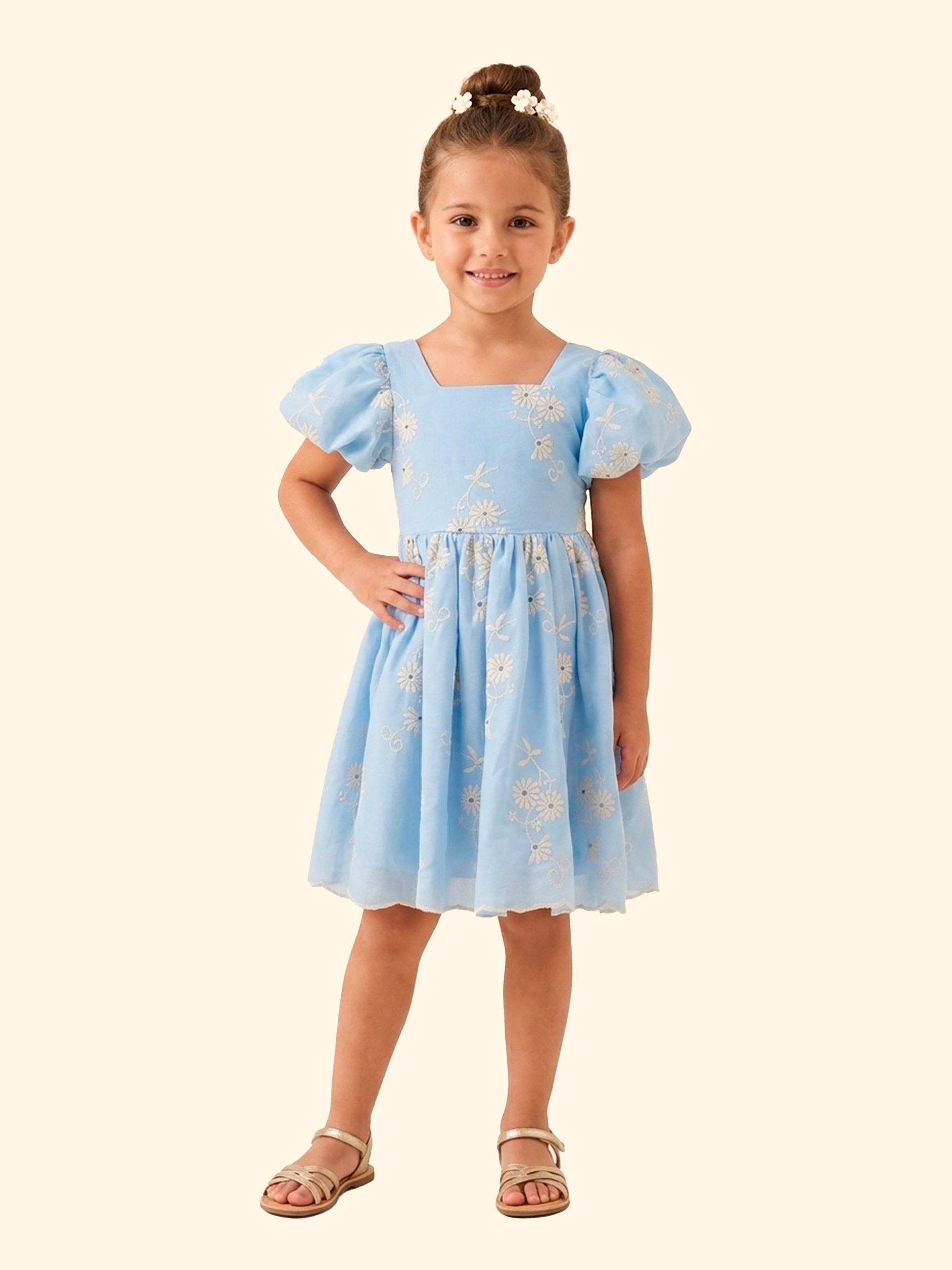 vestidos modernos de niña con manga y ruedo