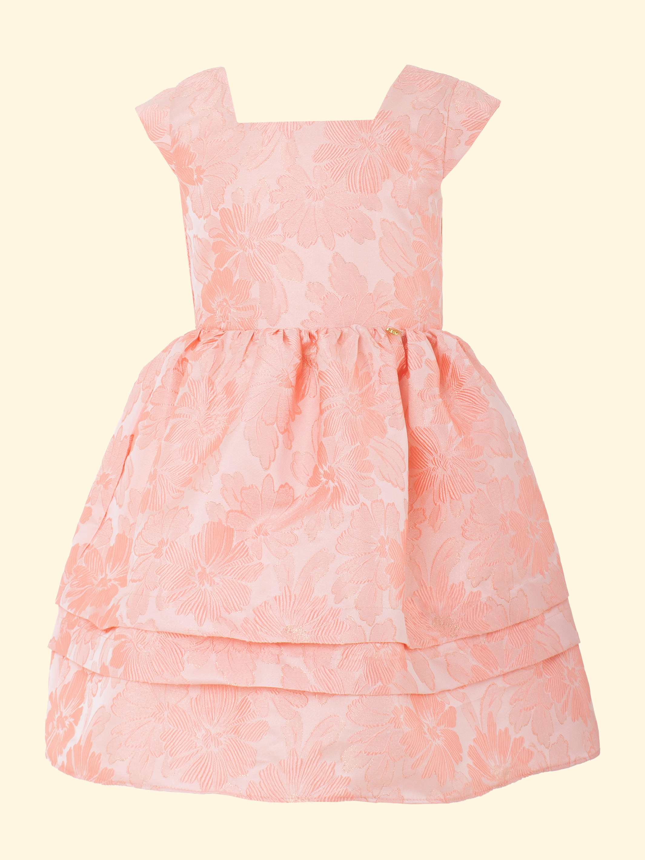 vestidos modernos de niña con alforzas elegantes