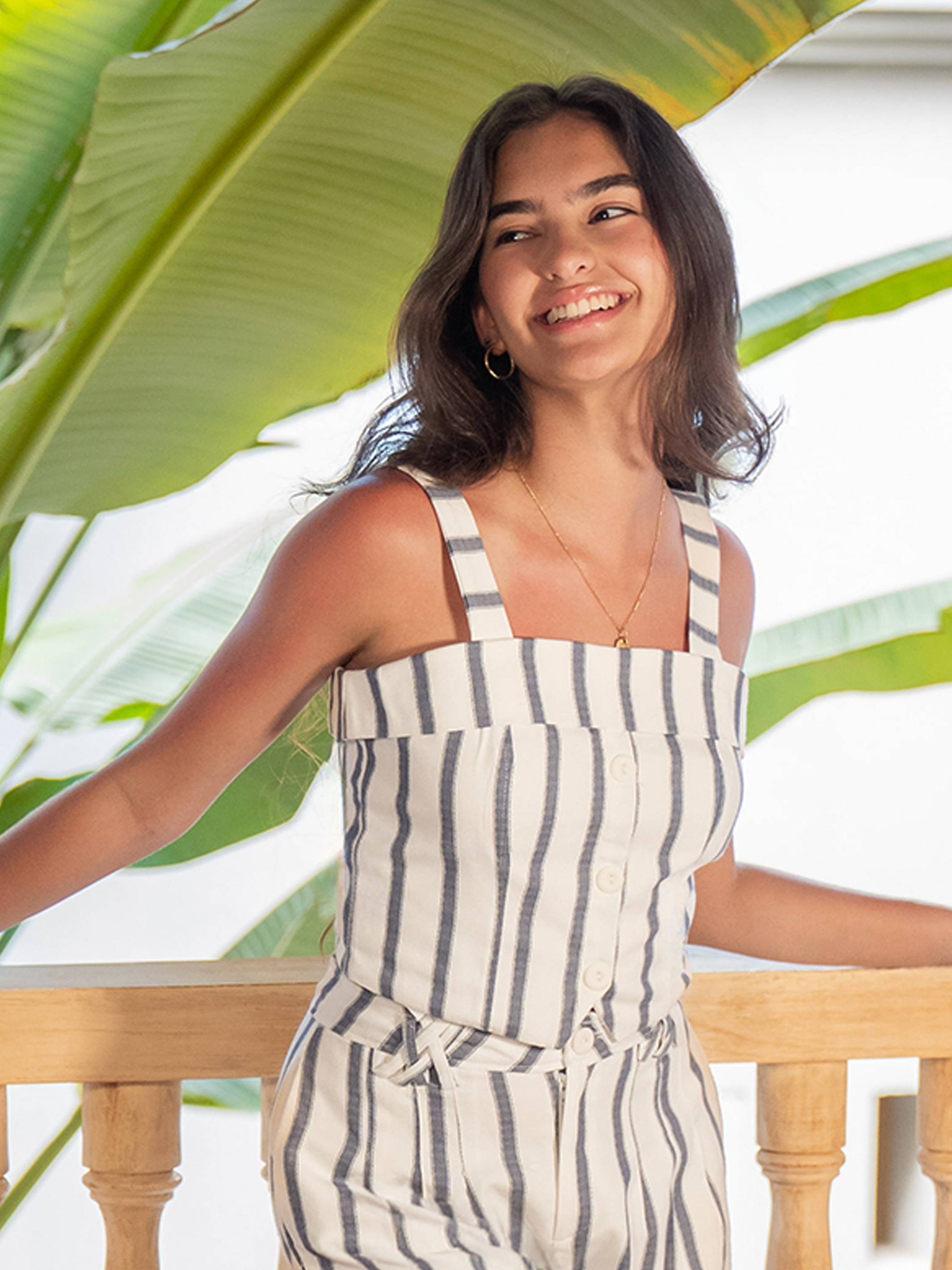 blusas juveniles de moda en lino con tirantas