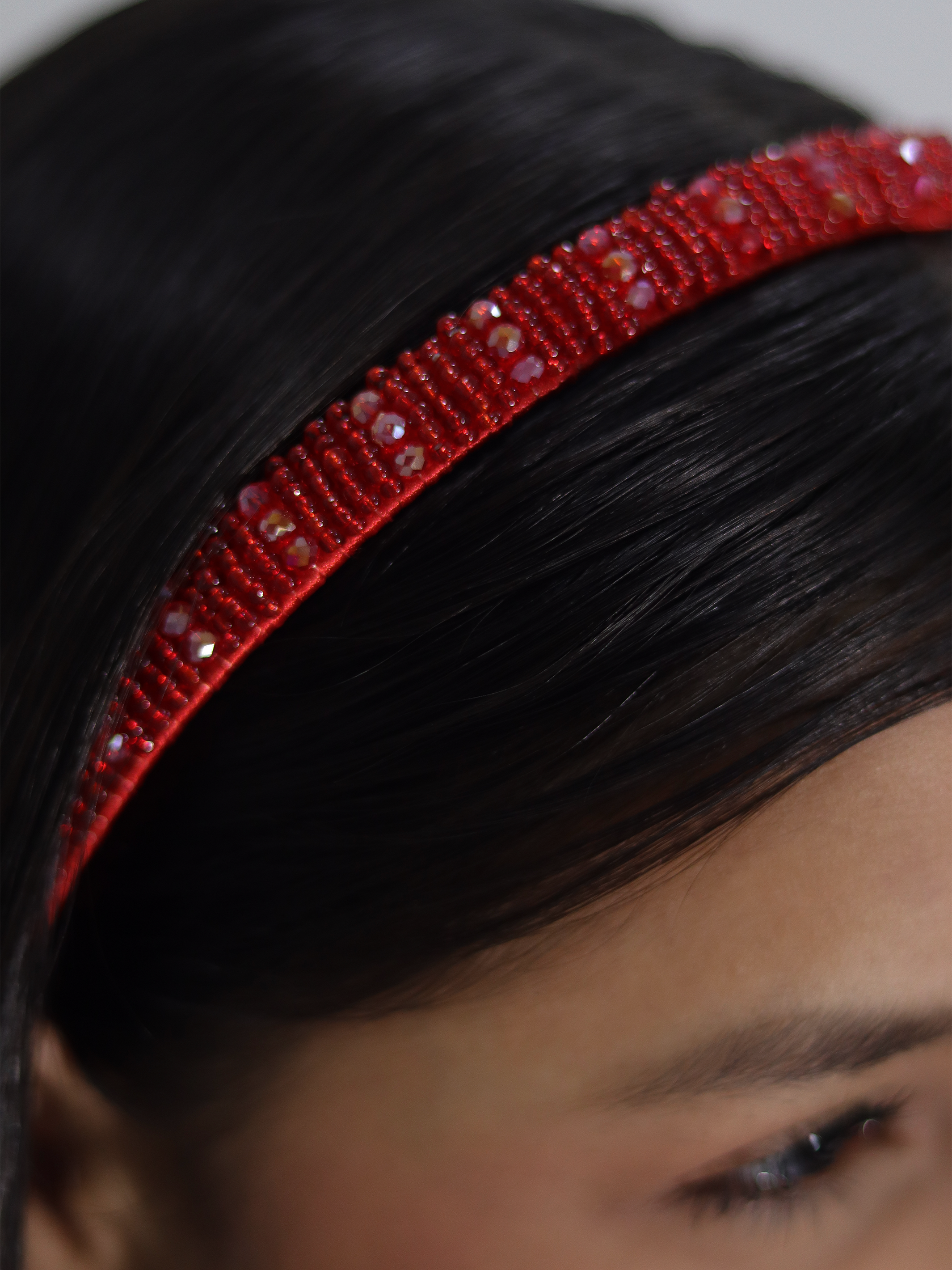 Diademas para niñas de moda en tono rojo con diseño sofisticado