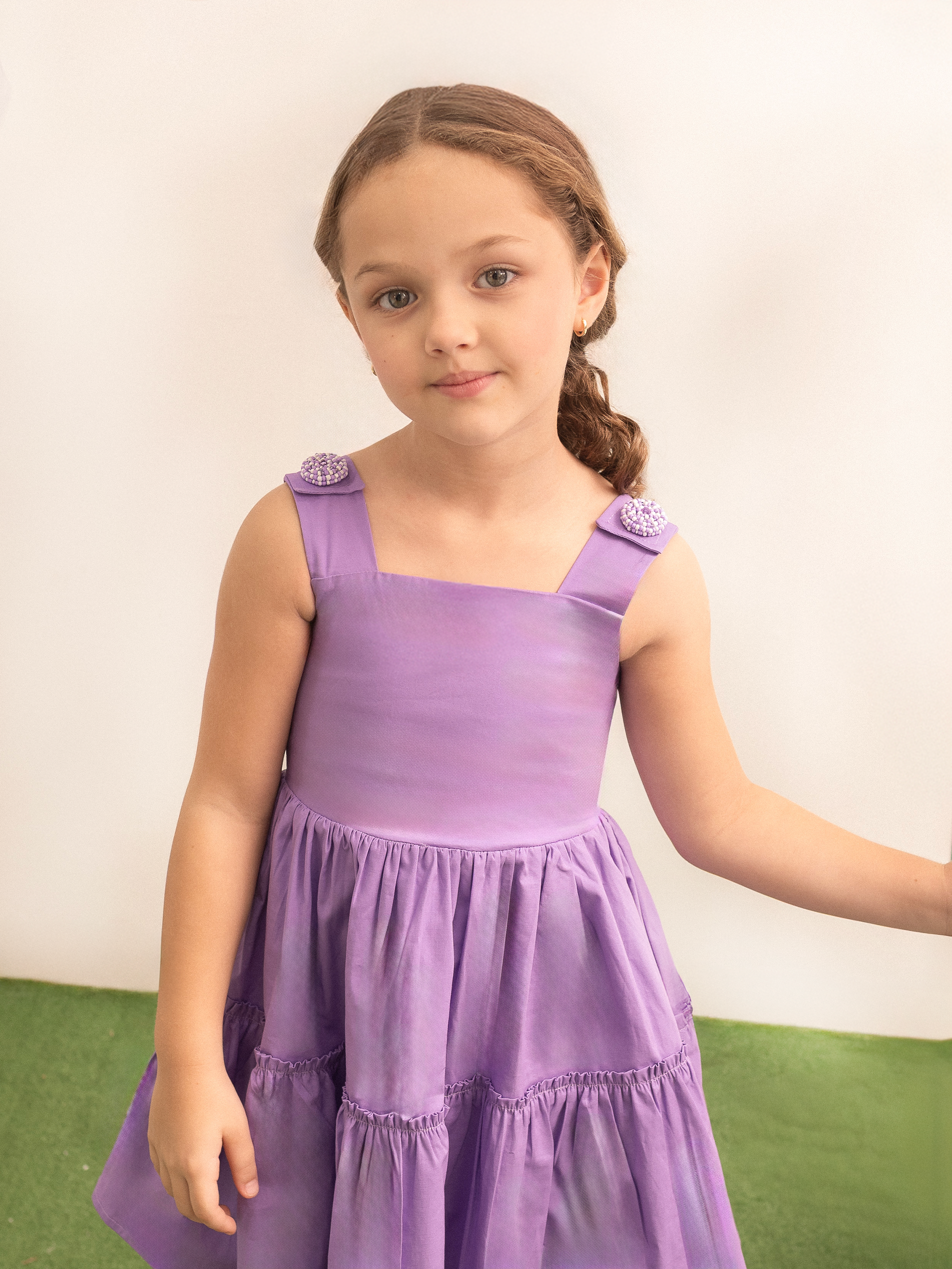 vestidos de niñas de moda con botón decorativo