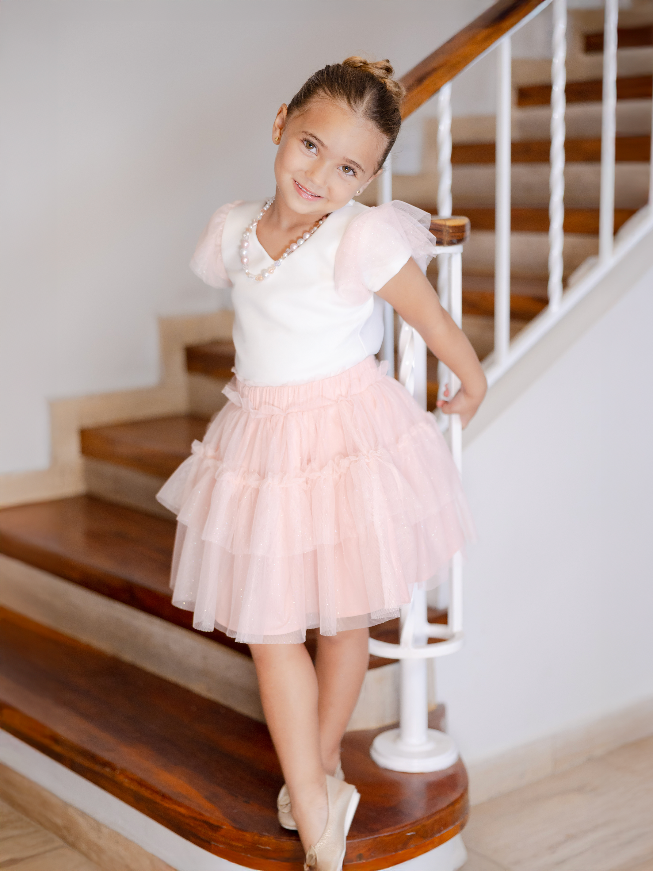 Conjunto para niña con falda en malín y blusa con mangas arandela