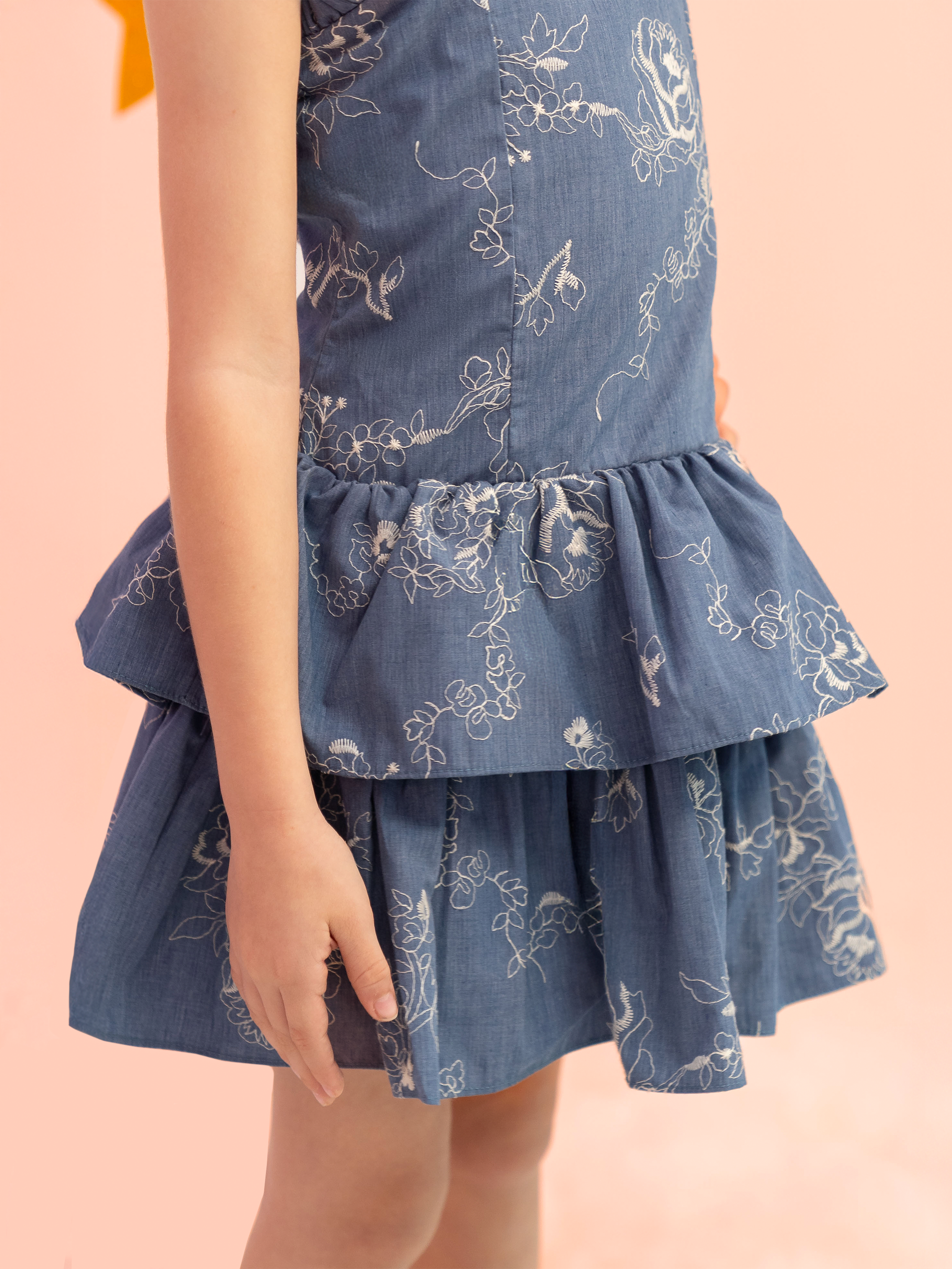 vestidos de niñas de moda con tirantas graduables