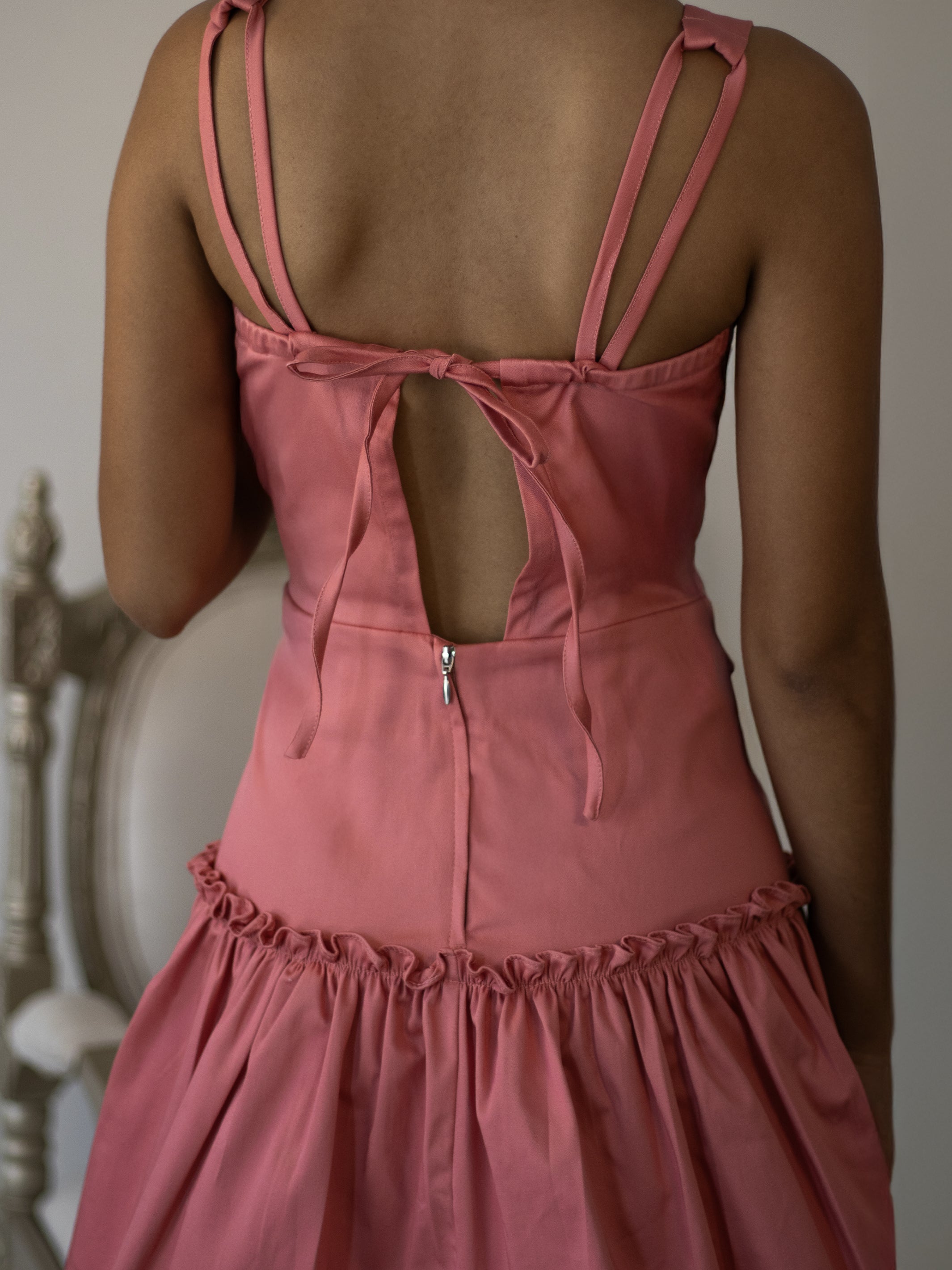 vestidos elegantes juveniles con tiranta ajustable
