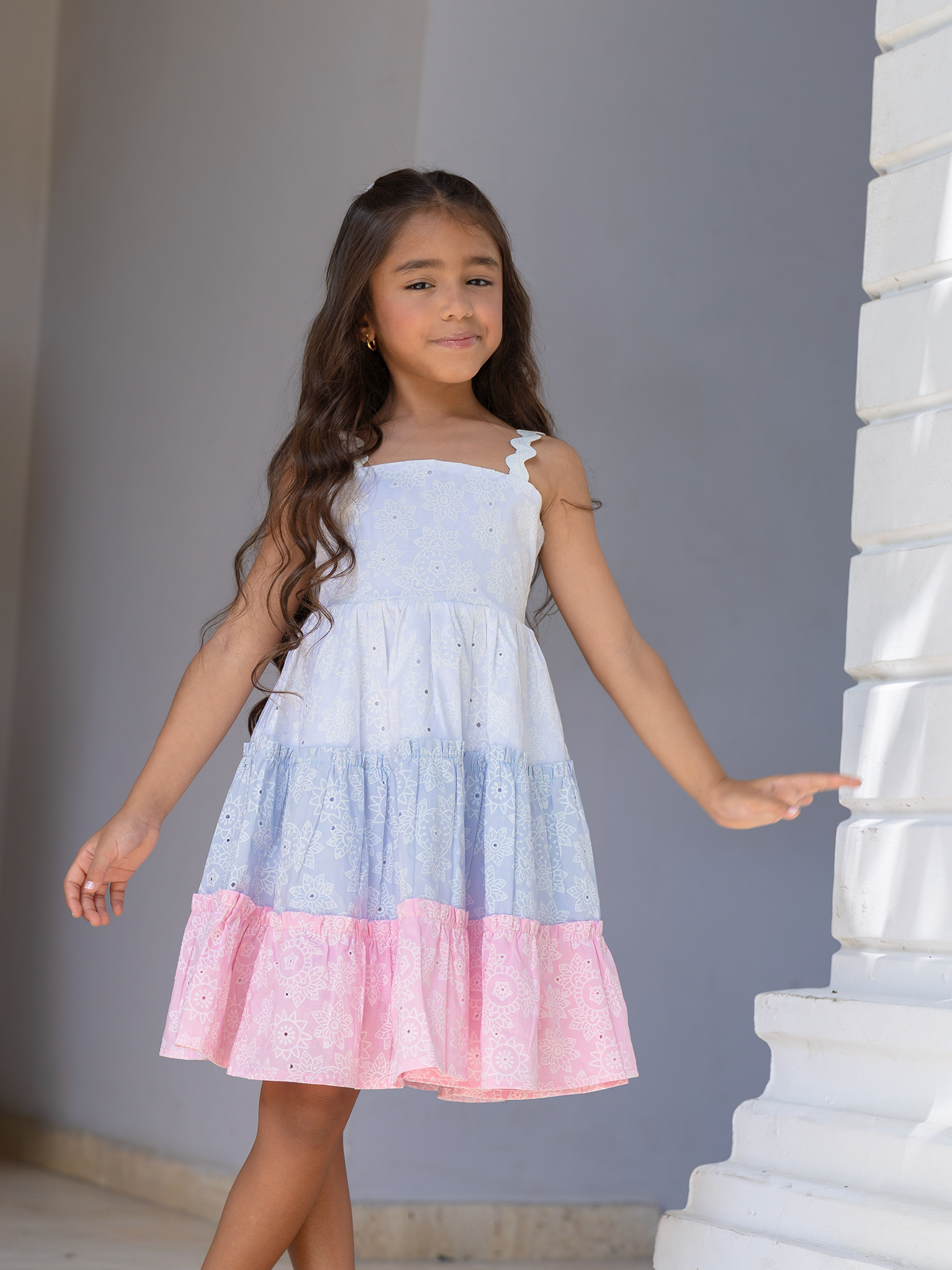 vestido de niña en ojalillo a colores