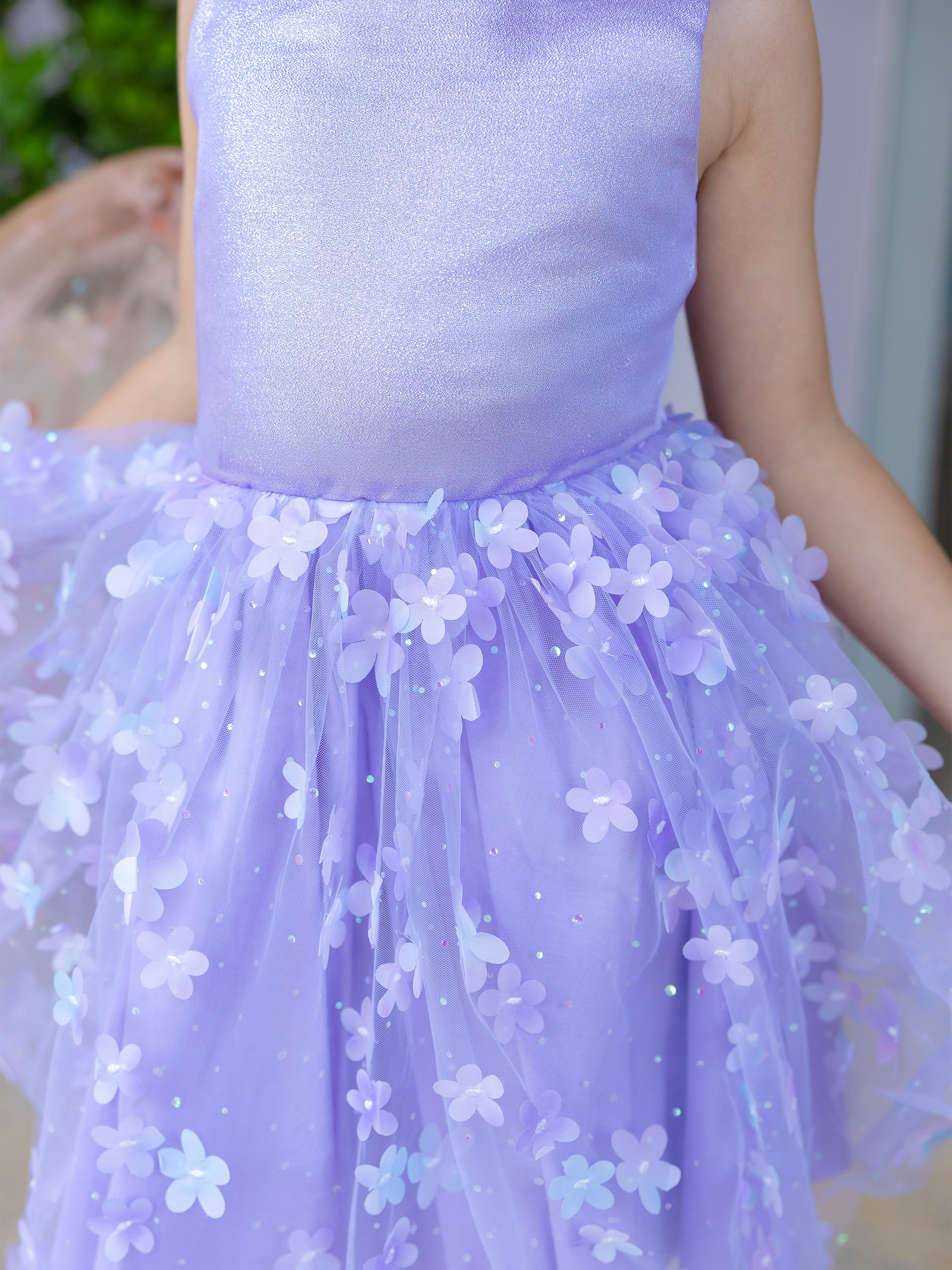 vestidos modernos de niña con falda en contraste