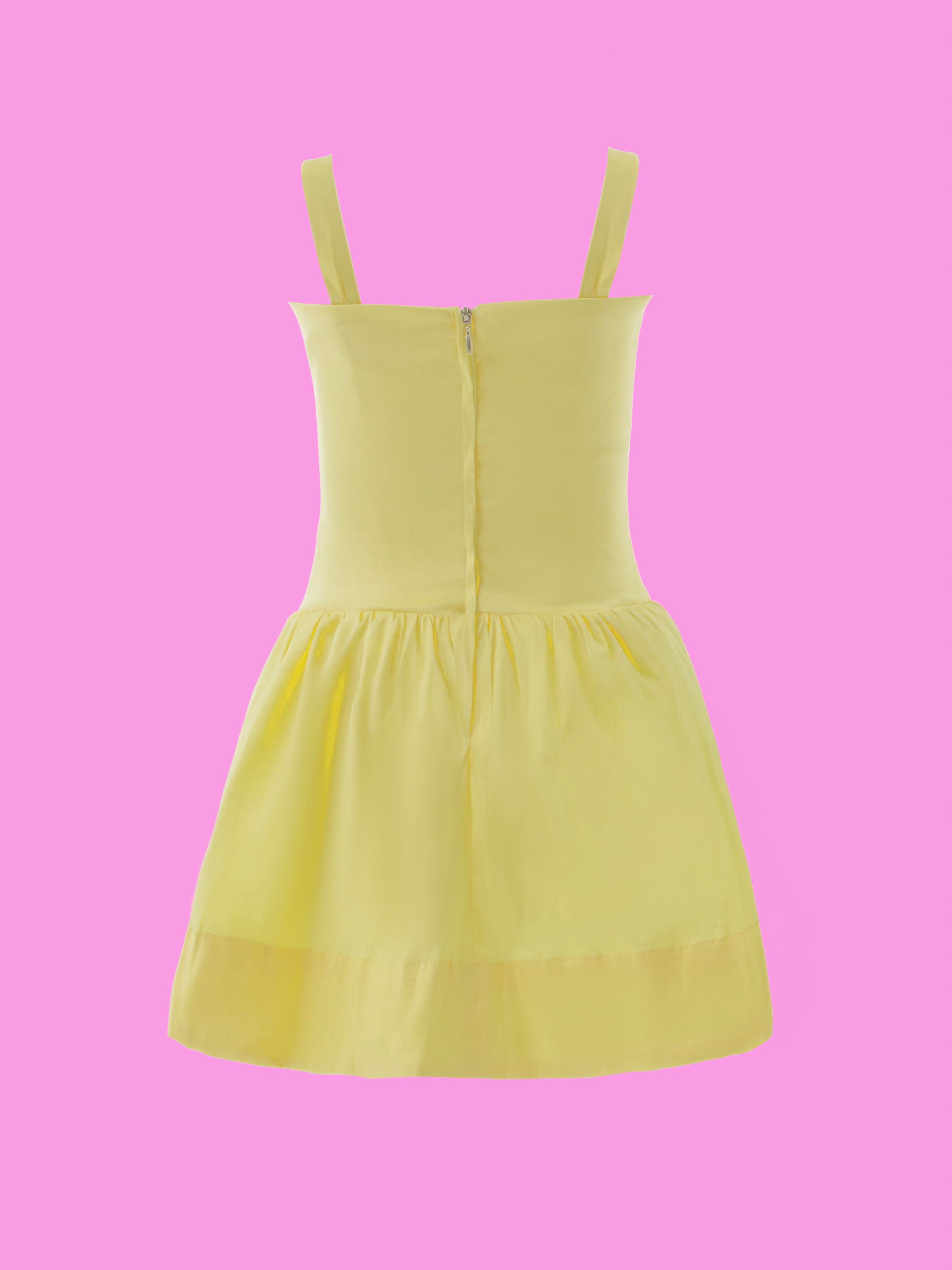 vestidos modernos de niña con silueta femenina
