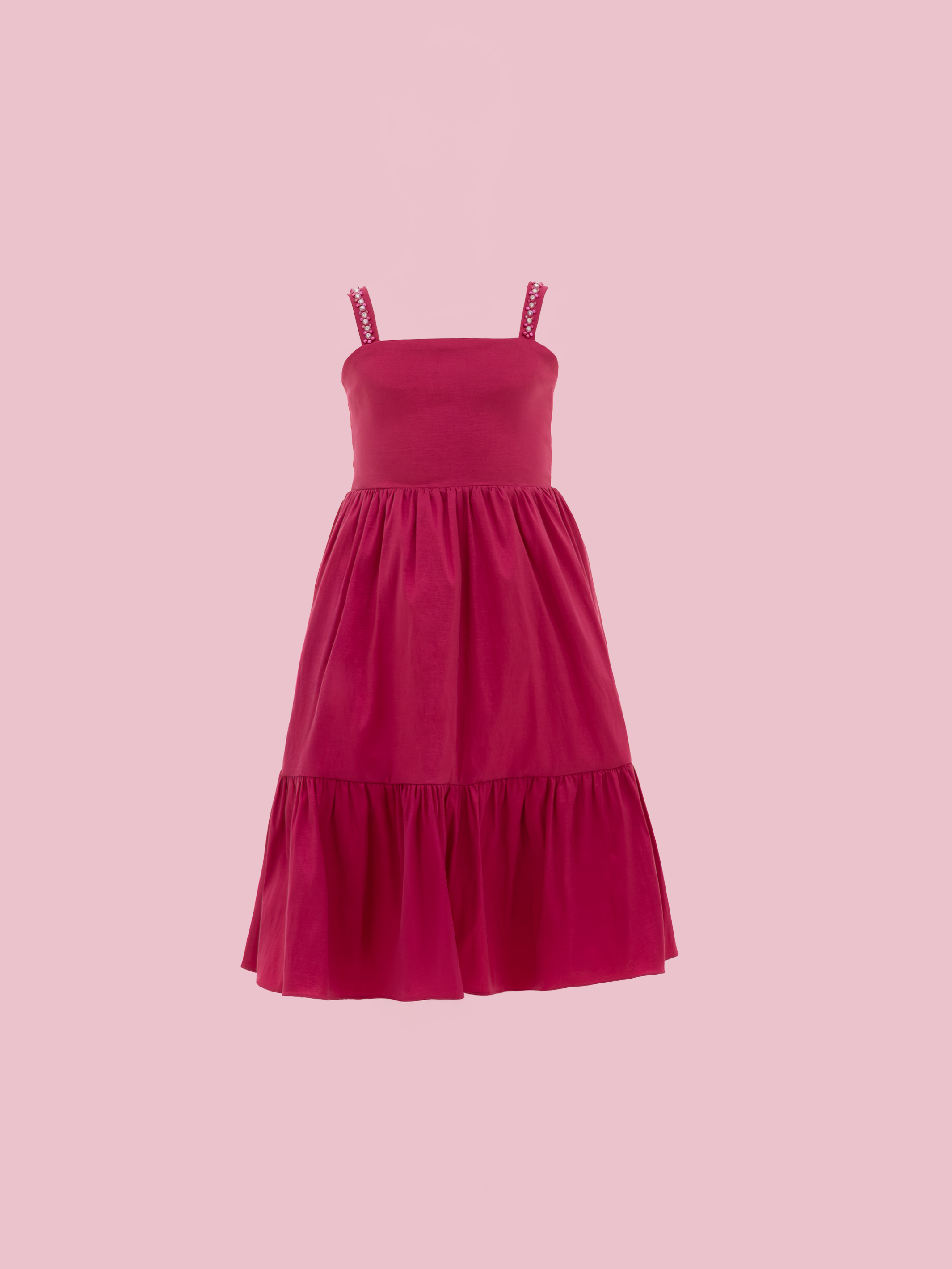 Vestido de niña con movimiento y estilo delicado