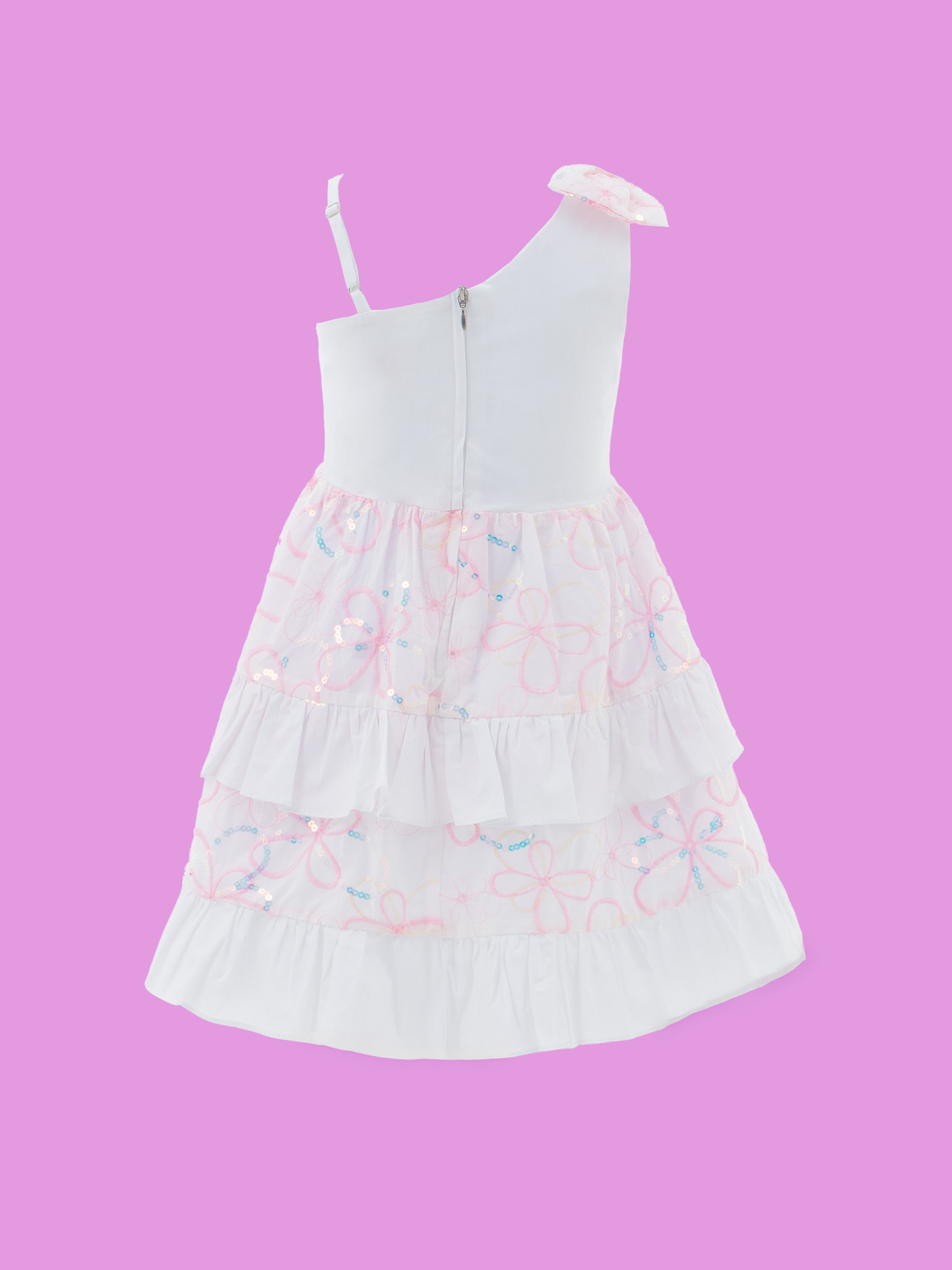vestidos modernos de niña con diseño asimétrico